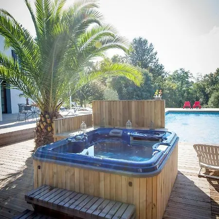 La Belle Landaise 1809 4 Couchages B&B